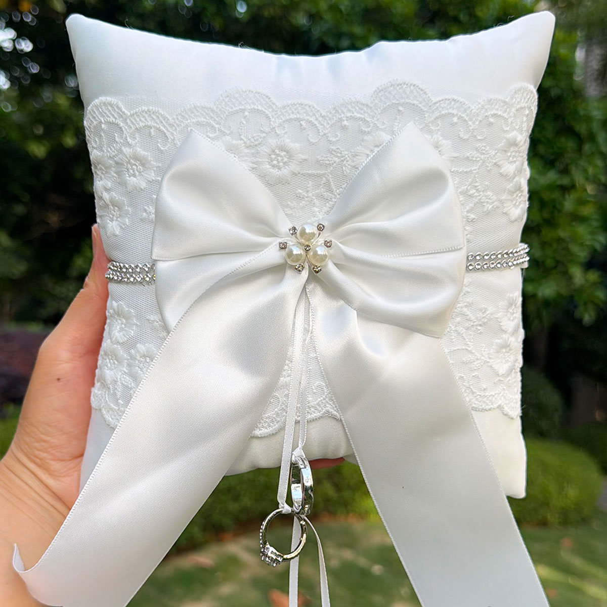 White Lace Wedding Ring Pillow - Ring Bearer Pillow recension och pris
