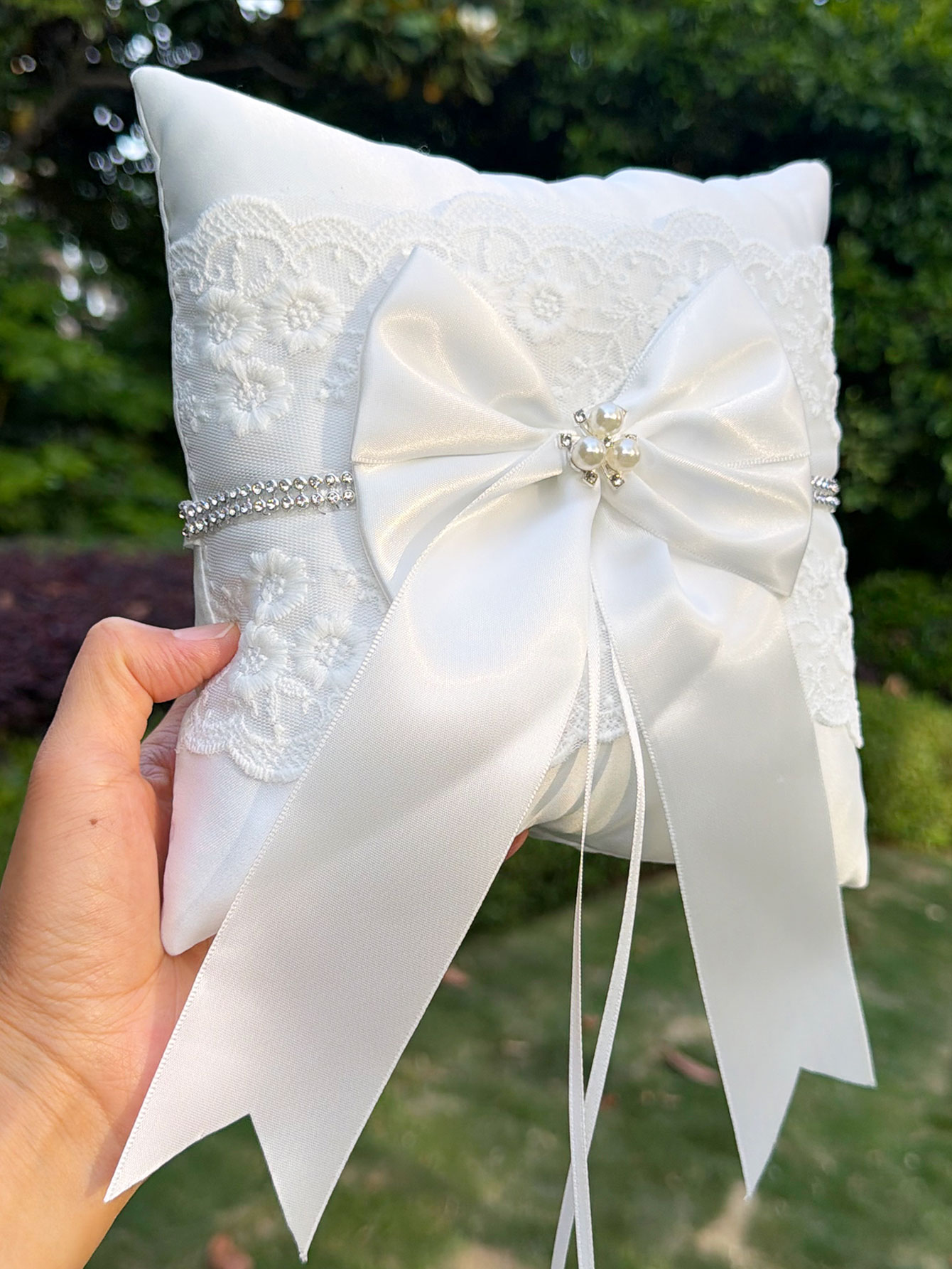 White Lace Wedding Ring Pillow - Ring Bearer Pillow recension och pris