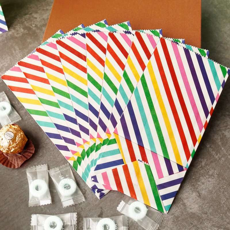 Small Paper Bags Rainbow Print - Wedding Event Supply recension och pris