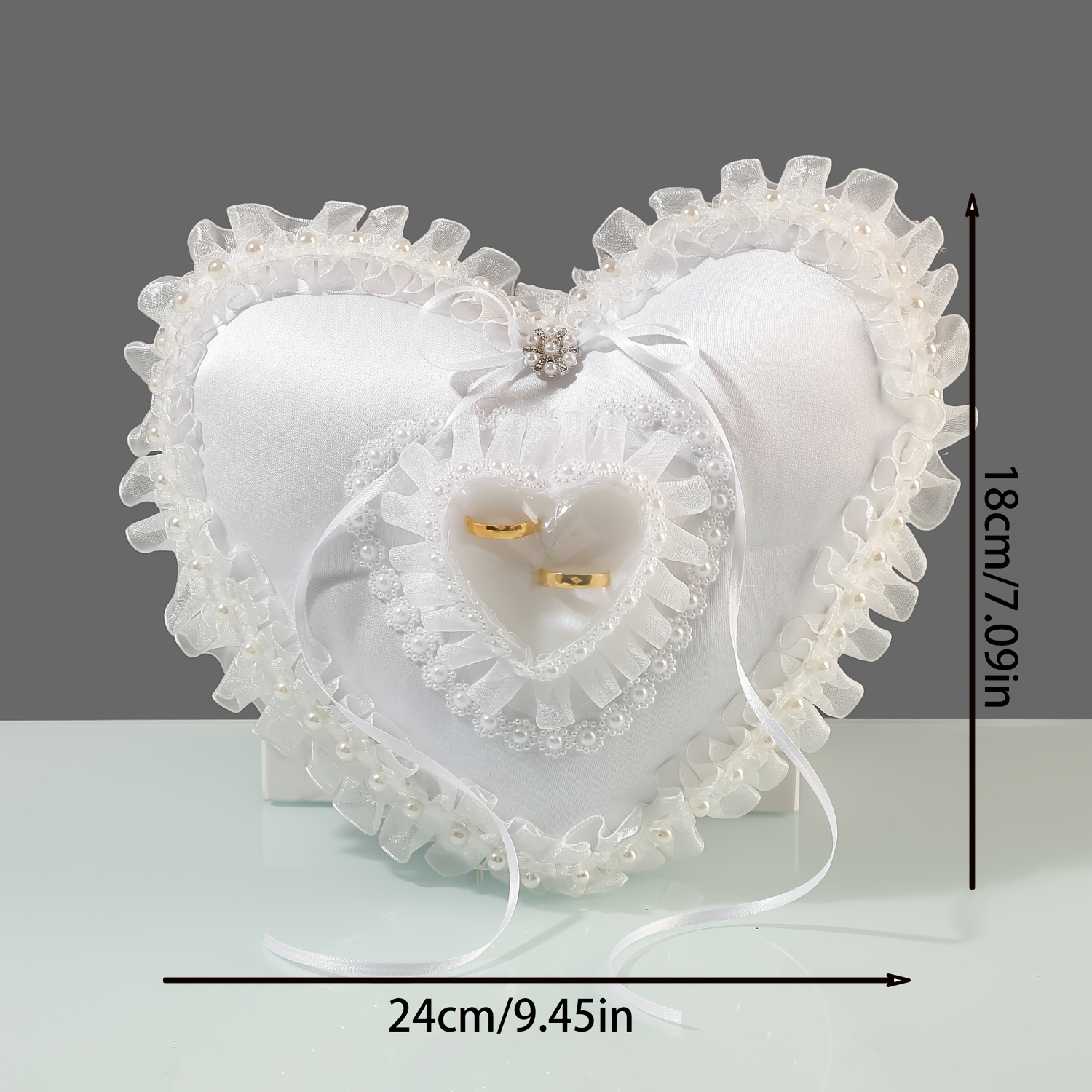 White Heart Shaped Wedding Rin - Ring Bearer Pillow recension och pris