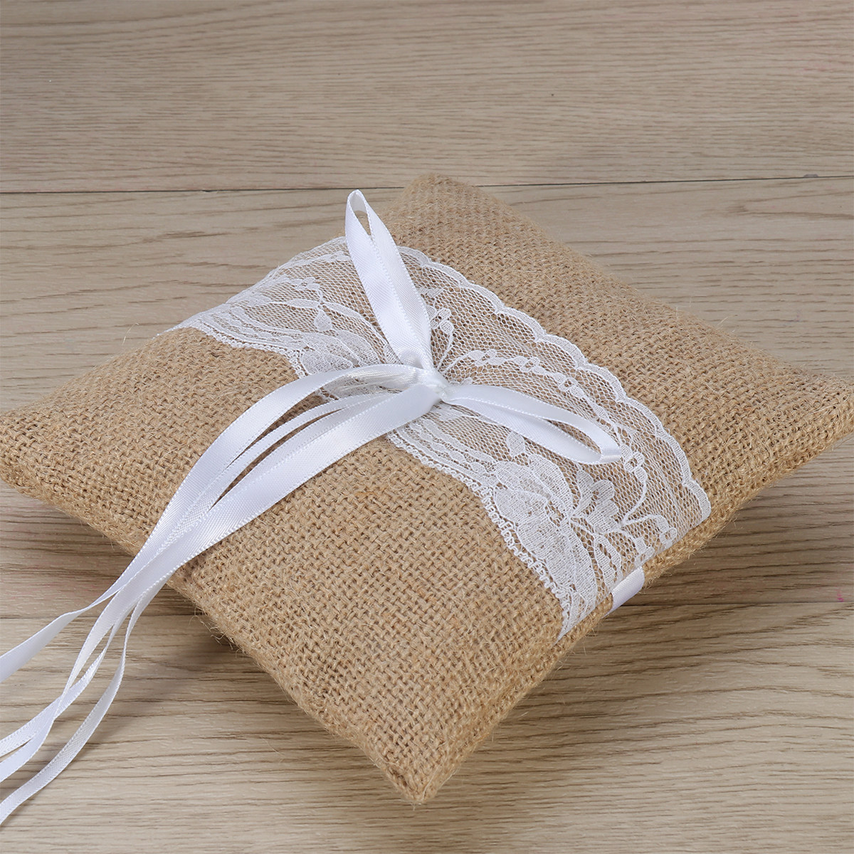 Set of 6 6'' Burlap Jute Lace  - Ring Bearer Pillow recension och pris